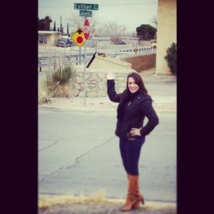 Meet your Posher, Esther